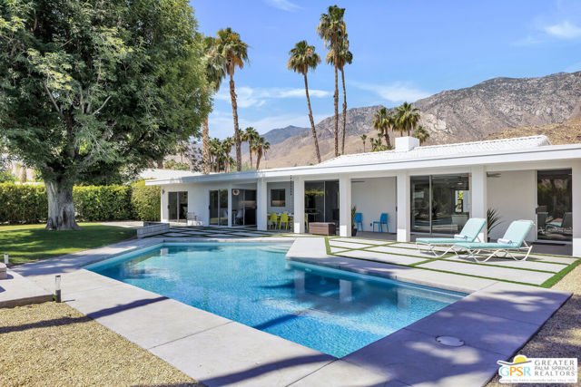 2566 S Calle Palo Fierro, Palm Springs CA: https://media.crmls.org/mediaz/8e6941a9-4770-494a-acb7-8e28ae053e92.jpg