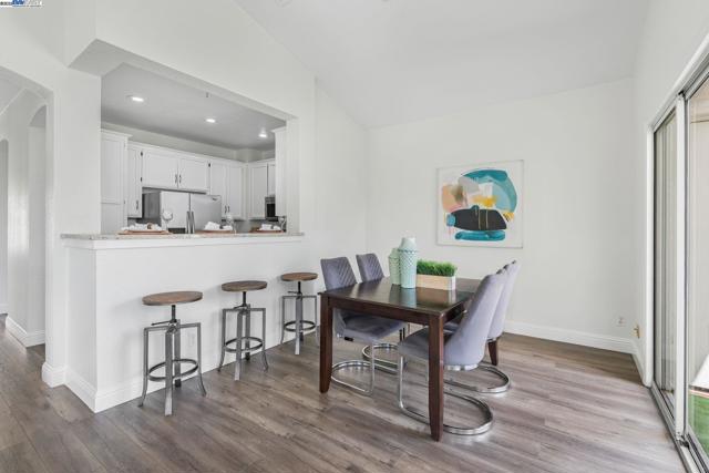 5648 Belleza Dr, Pleasanton CA: https://media.crmls.org/mediaz/8e6ab1eb-0e01-409c-b315-7afe2b76b210.jpg