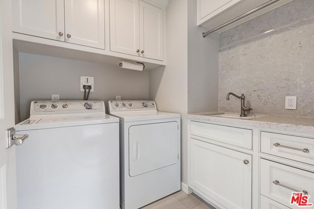 4211 Toluca Lake Lane, Toluca Lake CA: https://media.crmls.org/mediaz/8e6af06f-8e1d-4cdf-9ee2-70999b643090.jpg