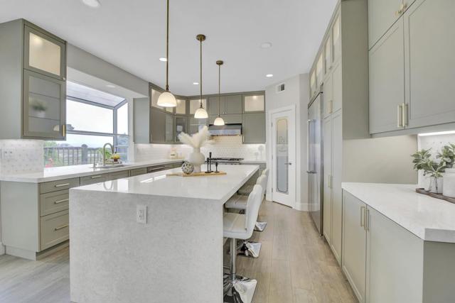 998 Governors Bay Drive, Redwood City CA: https://media.crmls.org/mediaz/8e6b0b02-8ca0-4197-8755-711746cd6b7f.jpg