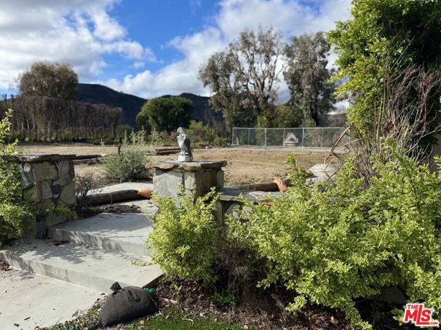 17314 Avenida De La Herradura, Pacific Palisades CA: https://media.crmls.org/mediaz/8e6b5ab7-6521-45ea-b38b-88f6971e1434.jpg