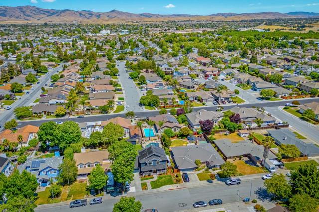 1851 Severinsen Street, Hollister CA: https://media.crmls.org/mediaz/8e6c2fa3-7e03-4457-a4d4-9bce9f68660d.jpg