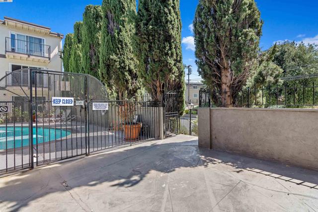 1743 Carmel Dr, Walnut Creek CA: https://media.crmls.org/mediaz/8e6c8a5a-0931-42d5-a00e-3e1e5558bc41.jpg