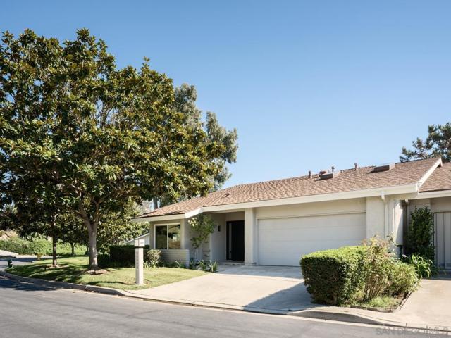 2163 Caminito Circulo Norte, La Jolla CA: https://media.crmls.org/mediaz/8e6cb55f-04a0-45e5-93ca-abeb92ae19ce.jpg