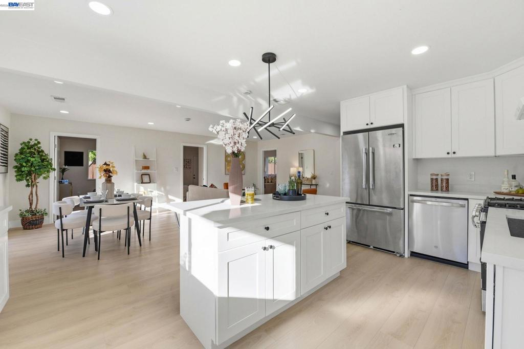 137 Tamarack Dr