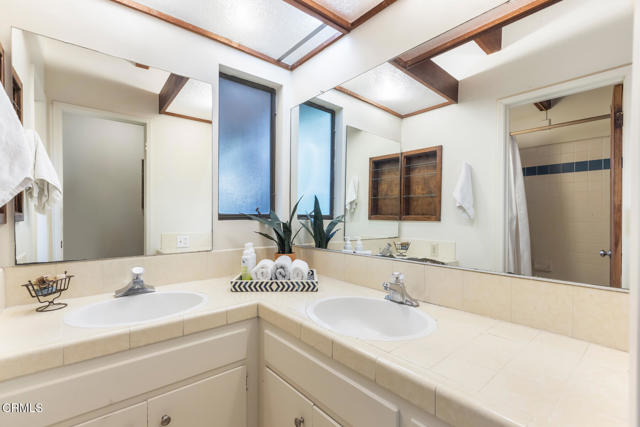 4254 Chevy Chase Drive, La Canada Flintridge, California 91011, 6 Bedrooms Bedrooms, ,4 BathroomsBathrooms,Residential Lease,For Rent,4254 Chevy Chase Drive,CRP1-23233
