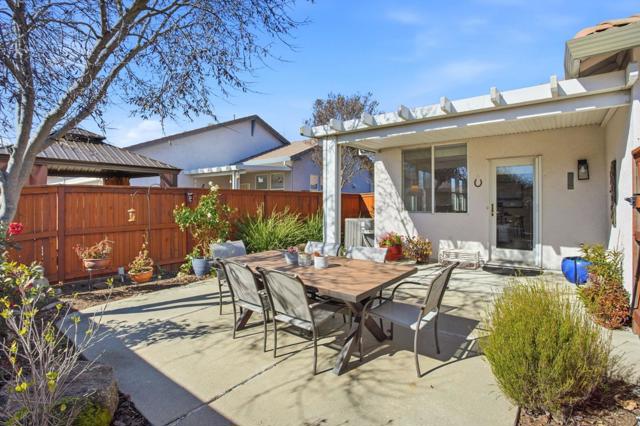 2360 Rose Arbor Drive, Sacramento CA: https://media.crmls.org/mediaz/8e6d19c6-67e9-4c40-9ecc-85e35842d09e.jpg