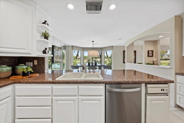 5 Barnard Court, Rancho Mirage CA: https://media.crmls.org/mediaz/8e6d5fac-02d8-45bb-a53f-9a411aa6c0f4.jpg