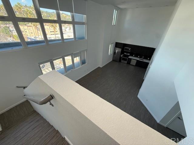Detail Gallery Image 2 of 6 For 5750 Hollywood Bld #636,  Los Angeles,  CA 90028 - 2 Beds | 2 Baths