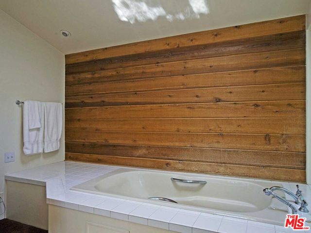 17545 Parthenia Street, Sherwood Forest CA: https://media.crmls.org/mediaz/8e6dfea4-99a2-473a-bda9-2056c6cf7477.jpg