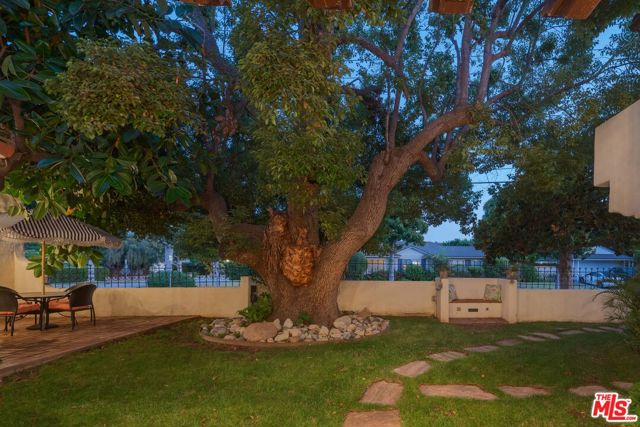 333 Virginia Avenue, Pasadena CA: https://media.crmls.org/mediaz/8e6e09e1-26eb-495b-a005-2c4f1e02e684.jpg