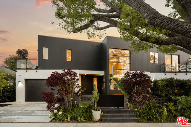 5988 W 76th Street, Los Angeles CA: https://media.crmls.org/mediaz/8e6eca64-ef09-45d3-af78-463e248392a9.jpg