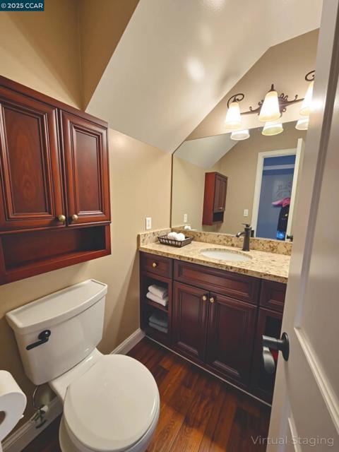 312 Wildcroft Dr, Martinez CA: https://media.crmls.org/mediaz/8e6f1b17-e3e8-4e82-9ab1-d24a84cb1b8c.jpg