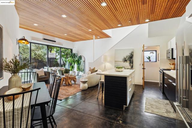 2010 9th St, Berkeley CA: https://media.crmls.org/mediaz/8e6f2a8a-be7e-42c8-9c10-b3f219dd9bf8.jpg