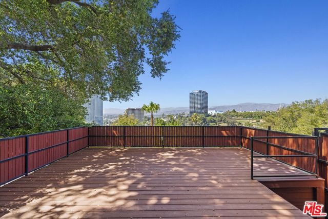 3740 Multiview Drive, Los Angeles CA: https://media.crmls.org/mediaz/8e6fdbe9-9f5a-4c9e-bf4f-c366aa884ecc.jpg