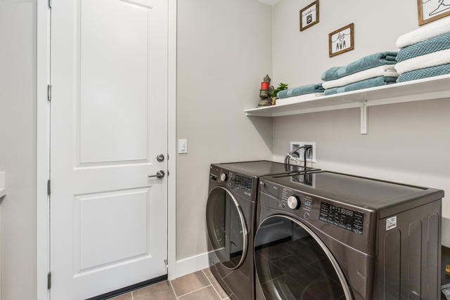 82420 Round Valley Drive, Indio CA: https://media.crmls.org/mediaz/8e7020d8-f9f0-40b1-9276-ecb6e2fa27ed.jpg