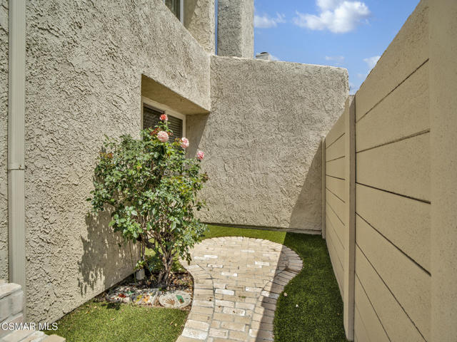 1938 Stow Street, Simi Valley CA: https://media.crmls.org/mediaz/8e70e52e-fd1c-4270-9c47-32bb9ddaabd9.jpg