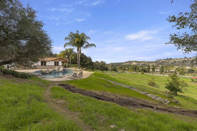 Detail Gallery Image 10 of 30 For 14215 Woods Valley Rd, Valley Center,  CA 92082 - 3 Beds | 1/1 Baths