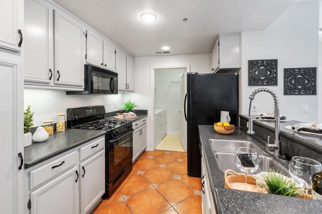 13021 Evening Creek Dr S, San Diego CA: https://media.crmls.org/mediaz/8e719cce-141c-4f3d-8fda-c6d5b084b1cd.jpg