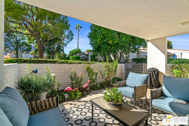 2522 N Whitewater Club Drive #D, Palm Springs, CA 92262