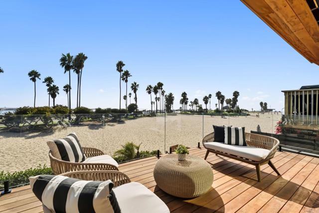 2623 Ocean Front Walk, San Diego CA: https://media.crmls.org/mediaz/8e7260c1-271f-40d1-b5ab-ce67c64d2af1.jpg