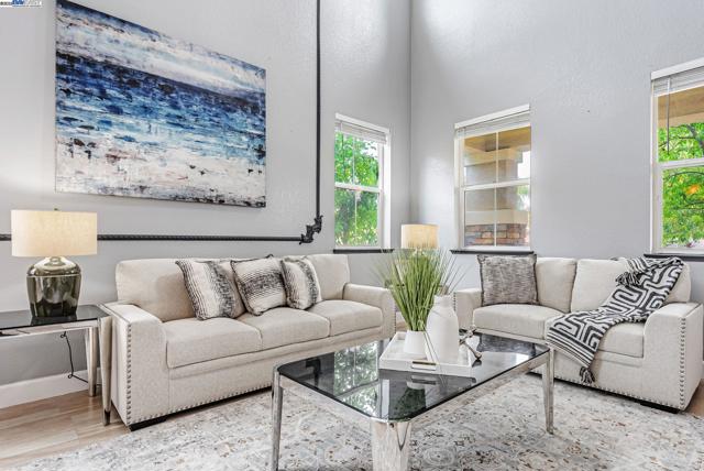 141 Pescara Blvd, Brentwood CA: https://media.crmls.org/mediaz/8e727536-6f11-4f18-8e8e-d77a12cf7132.jpg