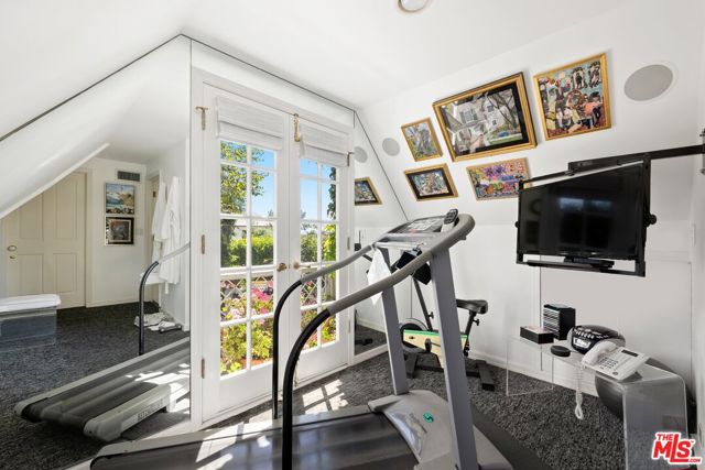 616 Perugia Way, Los Angeles CA: https://media.crmls.org/mediaz/8e72a33d-0315-47d5-b004-6dc9de87fe57.jpg