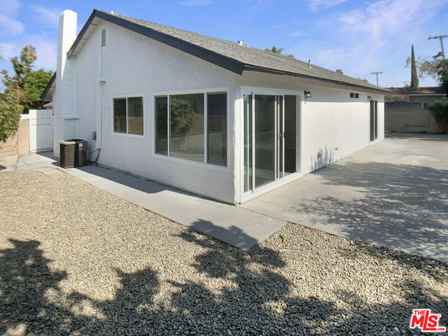24932 Tree Avenue, Mission Viejo CA: https://media.crmls.org/mediaz/8e73c2a3-e250-4a5f-8400-34d84408576a.jpg