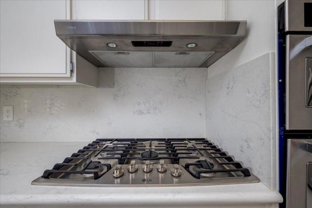19 Colgate Drive, Rancho Mirage CA: https://media.crmls.org/mediaz/8e73c806-75a5-41b4-81ac-c64c5b0f6f1f.jpg