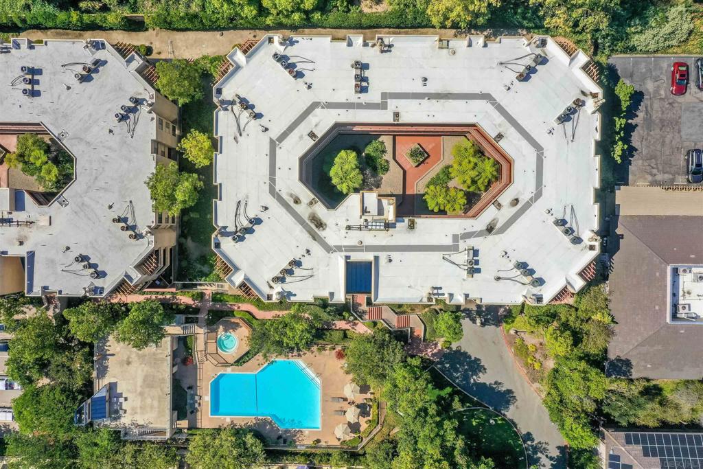 https://media.crmls.org/mediaz/8e74a185-5888-49ef-9479-010cc646a974.jpg?preset=X-Large