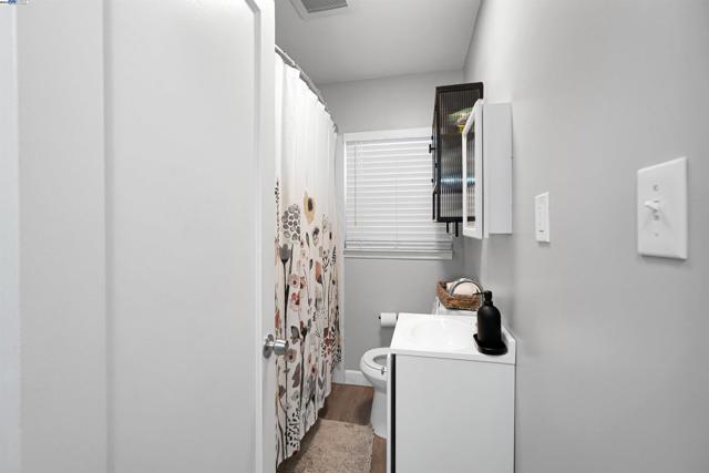 21926 Victory Dr, Hayward CA: https://media.crmls.org/mediaz/8e74b745-b6d9-414a-9469-453252e6310e.jpg
