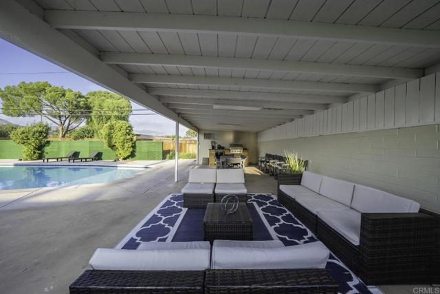 9903 Lindo Lake Place, Lakeside CA: https://media.crmls.org/mediaz/8e74c378-47ca-4a75-88b2-82dc16b2a76d.jpg