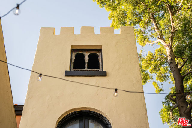 6655 Emmet Terrace, Los Angeles CA: https://media.crmls.org/mediaz/8e7509f4-842e-4478-bbc1-dcc7dffcfc2c.jpg