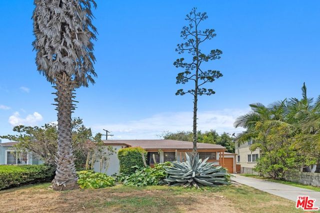 6022 Dauphin Street, Los Angeles CA: https://media.crmls.org/mediaz/8e776fc6-6ba8-413b-8f9a-80f81357fa01.jpg