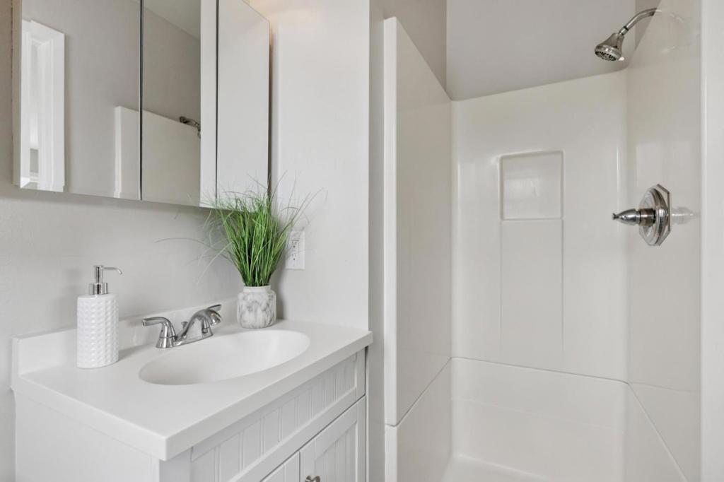 8E7794C1 5290 45A4 959D 9Ae9C4770555 812 Burns Court, Pacifica, Ca 94044 &Lt;Span Style='BackgroundColor:transparent;Padding:0Px;'&Gt; &Lt;Small&Gt; &Lt;I&Gt; &Lt;/I&Gt; &Lt;/Small&Gt;&Lt;/Span&Gt;