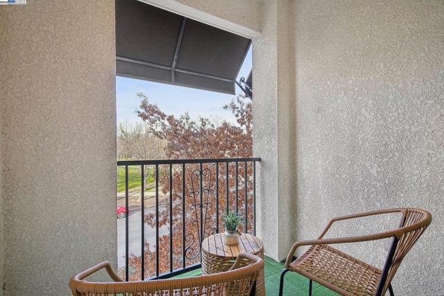 3240 Maguire Way, Dublin CA: https://media.crmls.org/mediaz/8e784403-bd18-485d-a68c-a10423cf3fbc.jpg