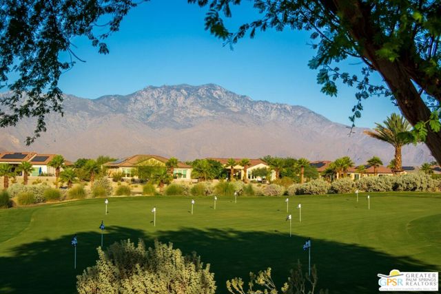 74 Cork Tree, Rancho Mirage CA: https://media.crmls.org/mediaz/8e7866db-ec7e-4fea-b999-1be30b197a07.jpg