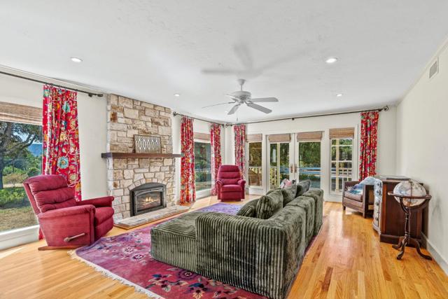 713 Salinas Monterey Highway, Salinas CA: https://media.crmls.org/mediaz/8e78708f-964a-45da-bd74-a85d99ed0cdb.jpg