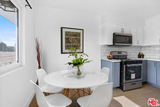 5529 Dairy Avenue, Long Beach CA: https://media.crmls.org/mediaz/8e79bb87-bbd3-4e6b-91a8-3889e7b8139d.jpg