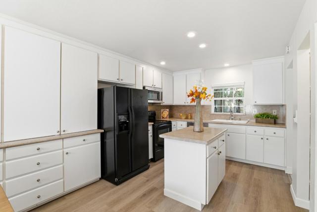 215 Elm Wood Court, Los Gatos CA: https://media.crmls.org/mediaz/8e79ea71-d700-4945-a4ab-b526f99d743e.jpg
