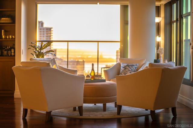 645 Front St, San Diego CA: https://media.crmls.org/mediaz/8e7a073e-15c7-4d00-bce9-3db82a9540d9.jpg