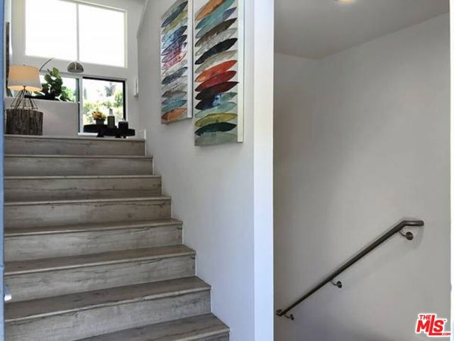 2211 GRIFFITH PARK, Los Angeles CA: https://media.crmls.org/mediaz/8e7adfda-e47a-4b74-9078-e28023d94ea4.jpg