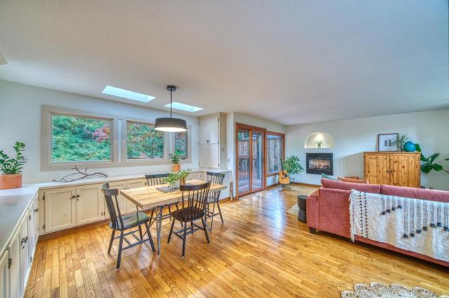9013 Rhodes Avenue, Aptos CA: https://media.crmls.org/mediaz/8e7b8fa1-76d0-4606-81d3-ca6e0a54d382.jpg
