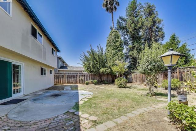 4435 Cambria St, Fremont CA: https://media.crmls.org/mediaz/8e7c4ea5-a928-4e6e-a0e4-d114a40bb015.jpg