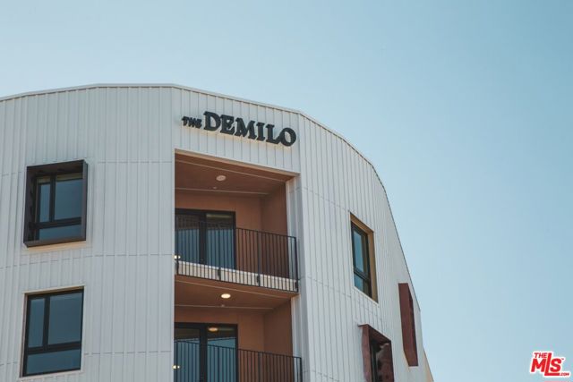 201 N La Brea Avenue, Inglewood CA: https://media.crmls.org/mediaz/8e7c93f3-a4ed-4468-af15-6119b52bed21.jpg