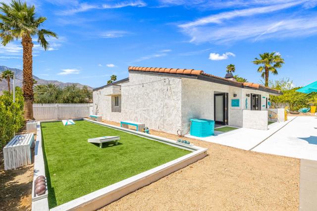 1862 N Nogales Way, Palm Springs CA: https://media.crmls.org/mediaz/8e7cc5cf-36f4-4549-b524-20a103cf7e4b.jpg