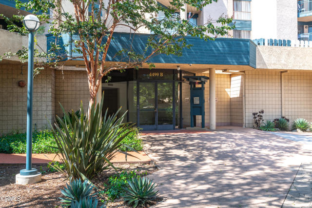 Detail Gallery Image 4 of 45 For 4499 via Marisol #321,  Los Angeles,  CA 90042 - 2 Beds | 2 Baths