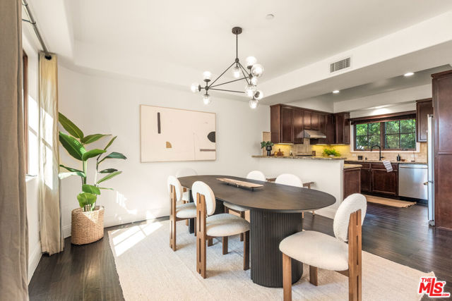 851 19th Street, Santa Monica CA: https://media.crmls.org/mediaz/8e7dcbae-91dc-4488-8f9f-69c69249f203.jpg