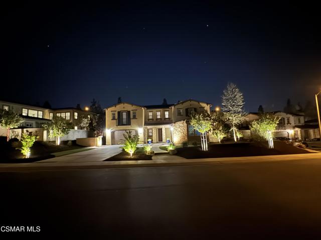1323 Arroyo View Street, Thousand Oaks CA: https://media.crmls.org/mediaz/8e7e1290-b4cb-4f2f-82c8-0ca3aee1fee4.jpg