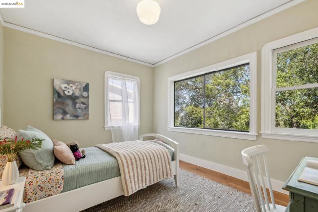 1675 Visalia Ave, Berkeley CA: https://media.crmls.org/mediaz/8e7e22f5-f3f0-4a1b-a56c-1f2d8b23ceb9.jpg